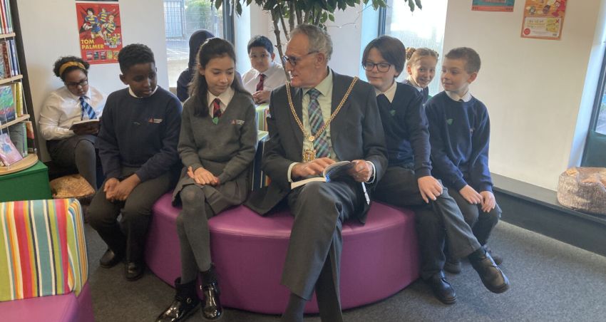 Mayor opens new primary school library